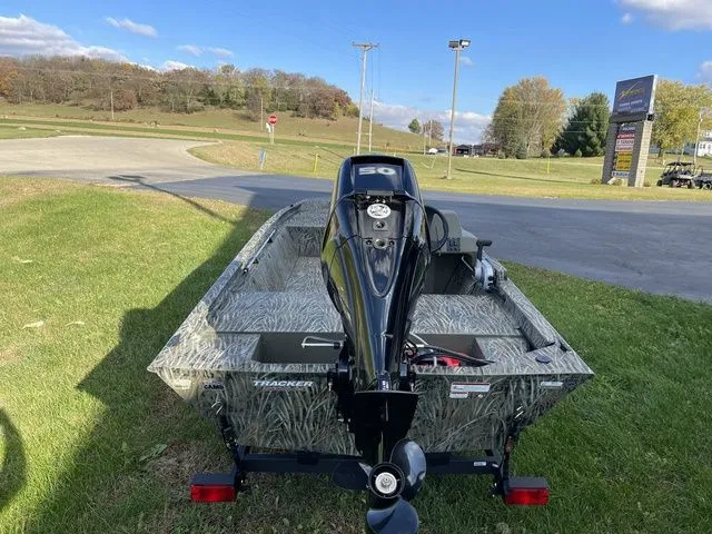 Slide: The Image of Tracker Grizzly 1648 SC 2026 - 7