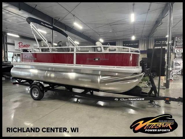 The Image of Sun Tracker Bass Buggy 18 DLX 2026 - 1