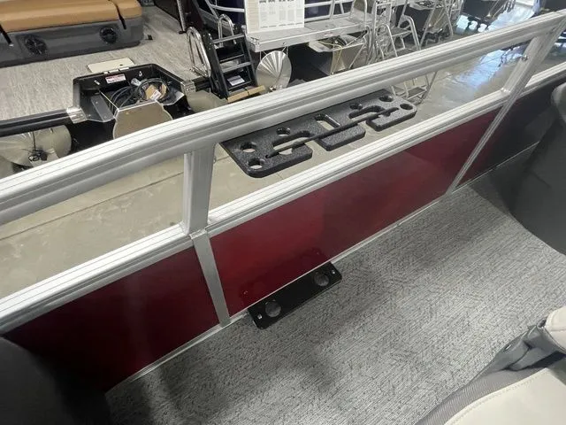 Slide: The Image of Sun Tracker Bass Buggy 18 DLX 2026 - 21