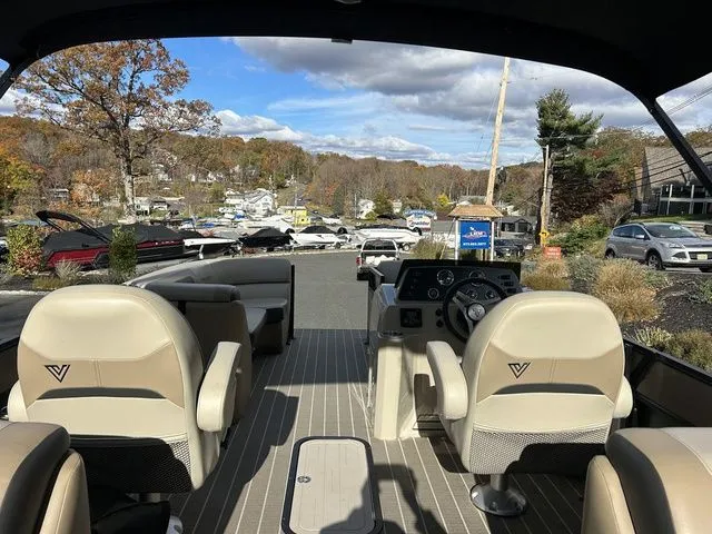 Slide: The Image of Viaggio Lago U L22U 2023 - 11