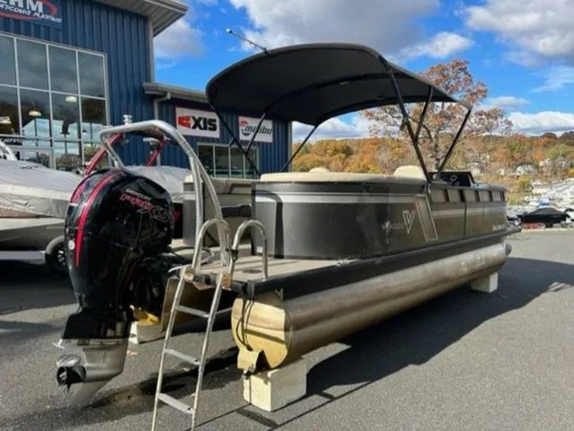 Slide: The Image of Viaggio Lago U L22U 2023 - 4