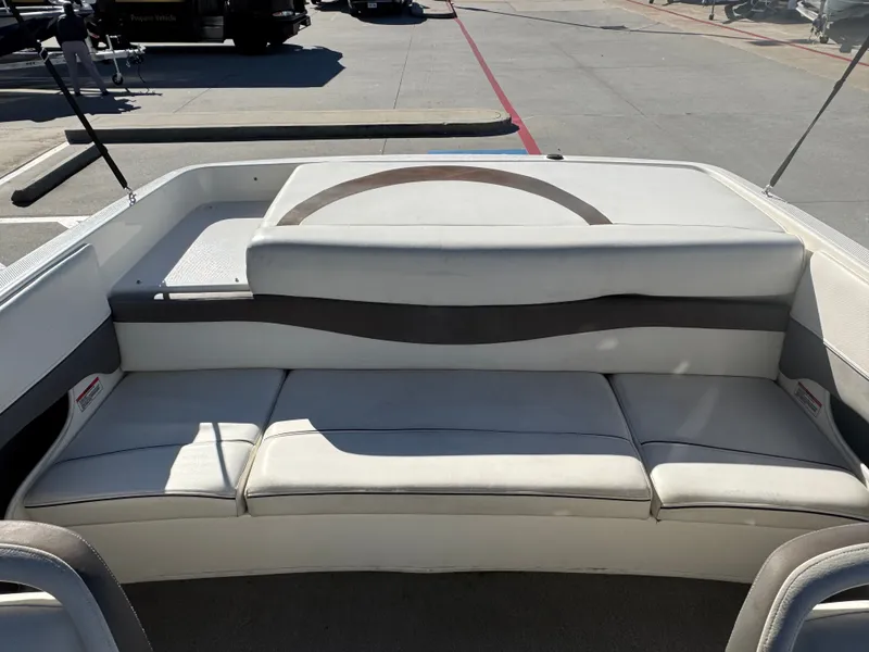 Slide: The Image of Bayliner 195 Bowrider 2010 - 16