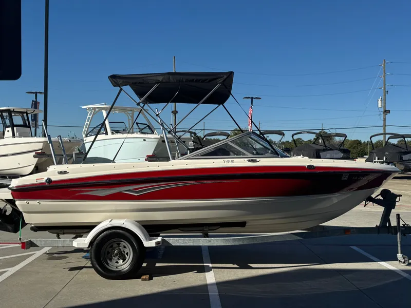 Slide: The Image of Bayliner 195 Bowrider 2010 - 6