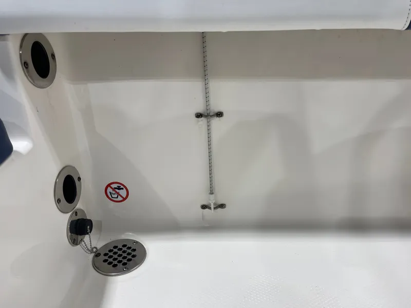 Slide: The Image of Robalo R180 Center Console 2018 - 11