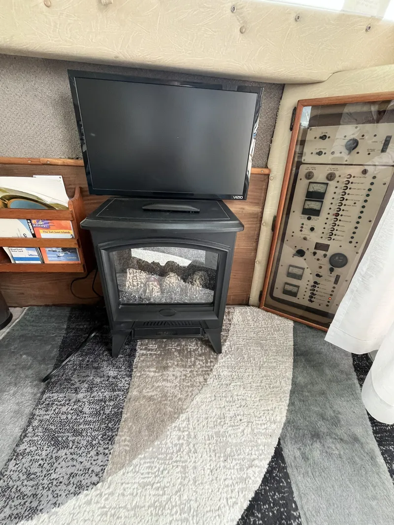 Slide: The Image of Sea Ray 340 Sedan Bridge 1986 - 14