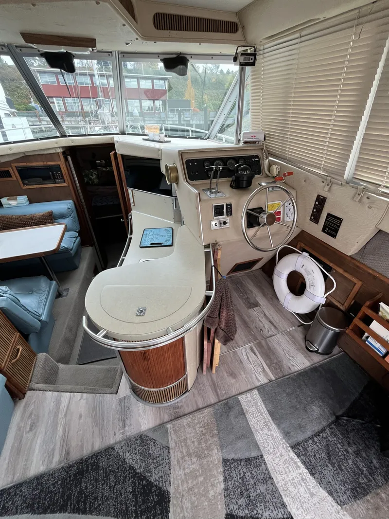 Slide: The Image of Sea Ray 340 Sedan Bridge 1986 - 17