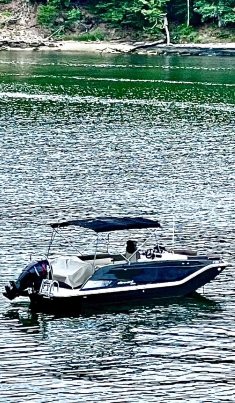 Slide: The Image of Bayliner Element XR7 2017 - 3