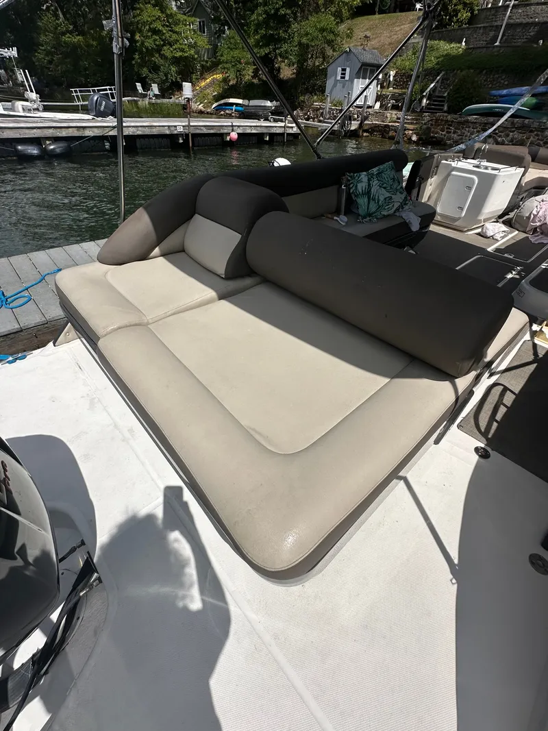 Slide: The Image of Bayliner Element XR7 2017 - 8