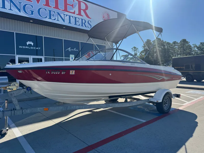 Slide: The Image of Bayliner 195 Bowrider 2010 - 3