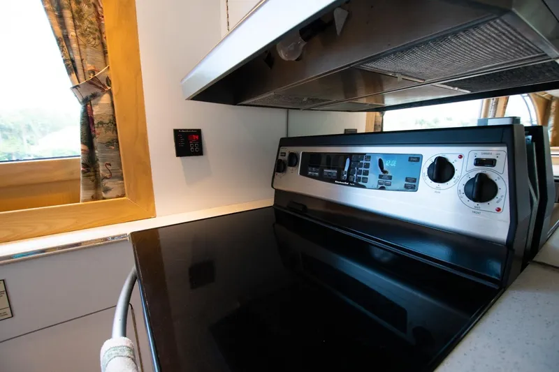 Slide: The Image of Donzi 65 Sportfisherman 1991 - 55