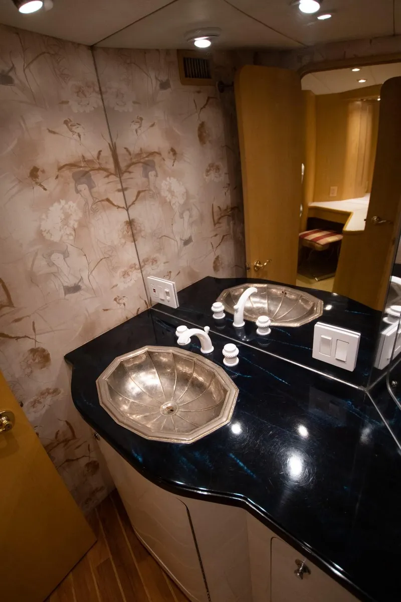 Slide: The Image of Donzi 65 Sportfisherman 1991 - 71