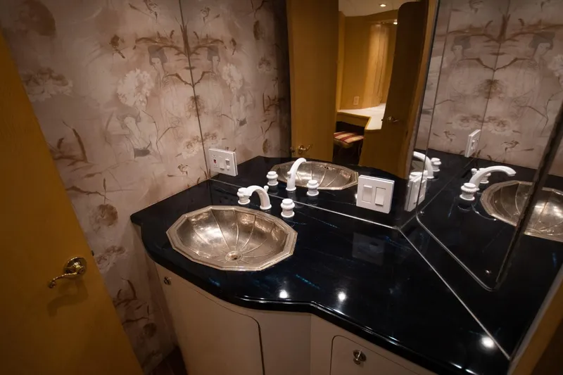 Slide: The Image of Donzi 65 Sportfisherman 1991 - 74