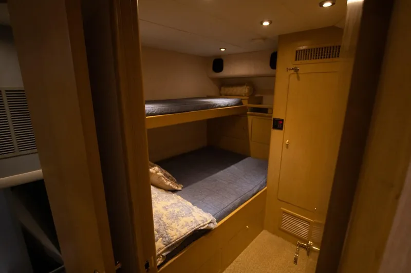 Slide: The Image of Donzi 65 Sportfisherman 1991 - 75