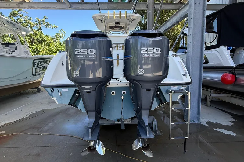 Slide: The Image of 2008 Century 2901 Center Console with twin Yamaha 250 four-stroke engines. - 10