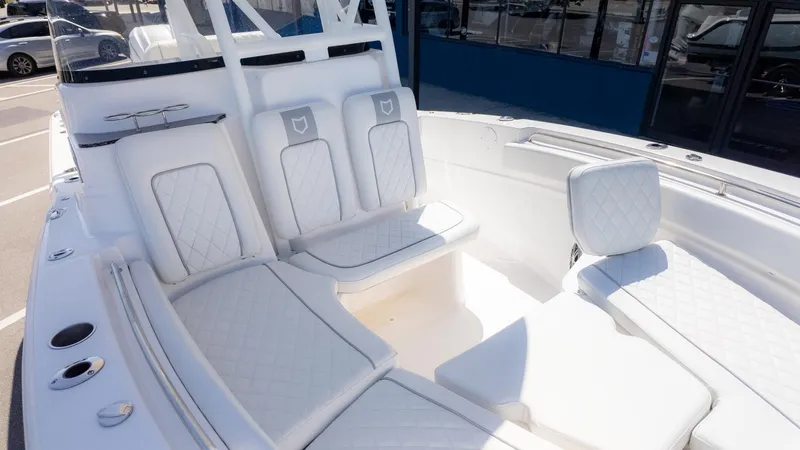 Slide: The Image of Sea Fox 248 Side Console 2025 - 14