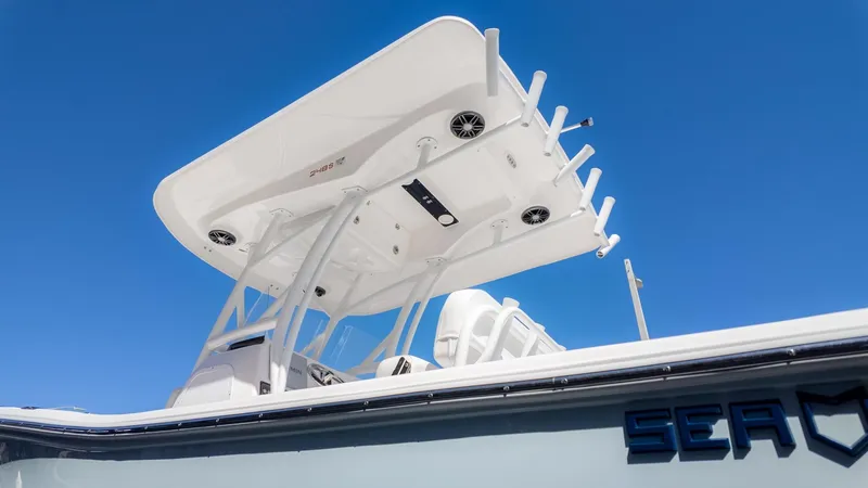 Slide: The Image of Sea Fox 248 Side Console 2025 - 2