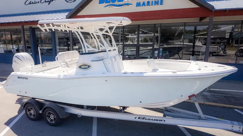 Slide: The Image of Sea Fox 248 Side Console 2025 - 3