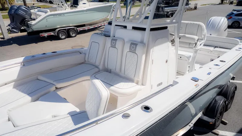 Slide: The Image of Sea Fox 248 Side Console 2025 - 5