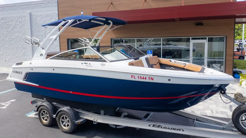 Slide: The Image of Cobalt R4 Surf 2023 - 2