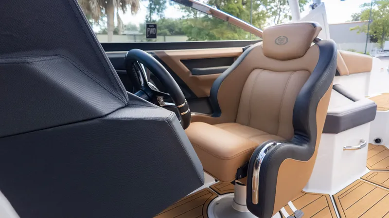 Slide: The Image of Cobalt R4 Surf 2023 - 24