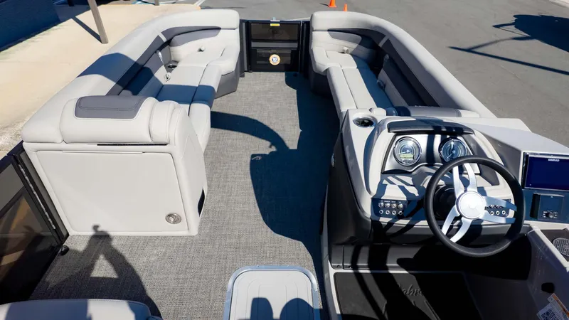 Slide: The Image of Barletta Cabrio 24M 2025 - 11