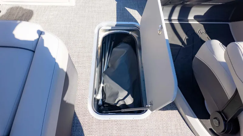 Slide: The Image of Barletta Cabrio 24M 2025 - 15