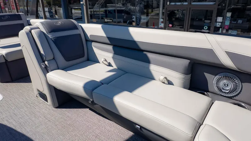 Slide: The Image of Barletta Cabrio 24M 2025 - 19