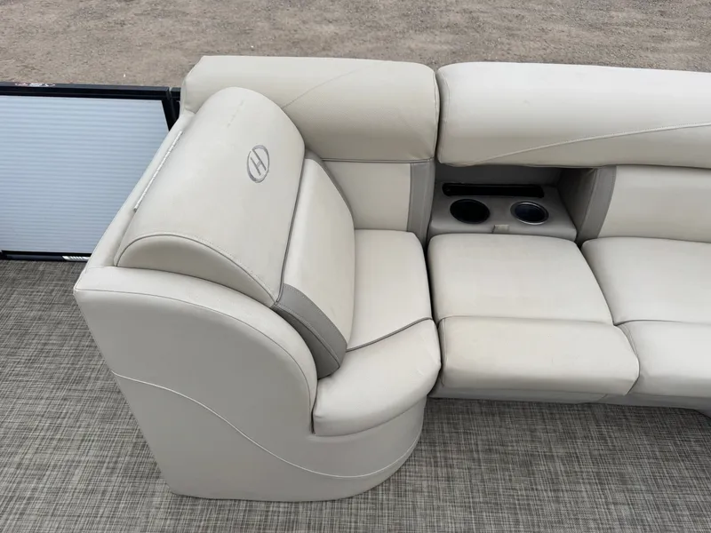 Slide: The Image of Harris Cruiser 220 Tritoon Pontoon 2018 - 12