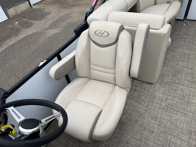 Slide: The Image of Harris Cruiser 220 Tritoon Pontoon 2018 - 20