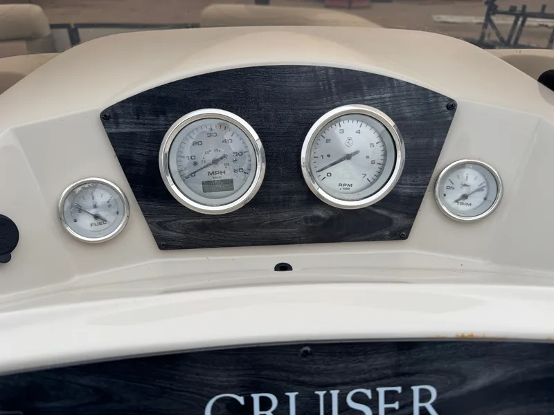 Slide: The Image of Harris Cruiser 220 Tritoon Pontoon 2018 - 22