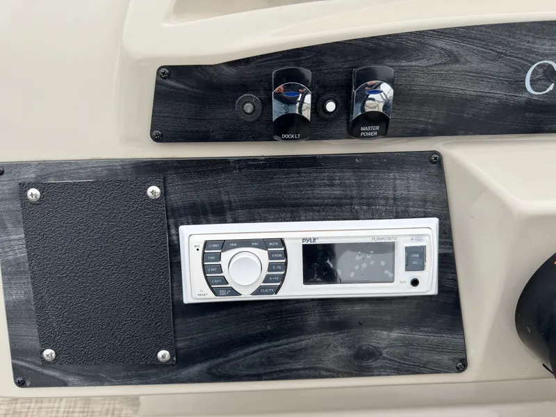 Slide: The Image of Harris Cruiser 220 Tritoon Pontoon 2018 - 23