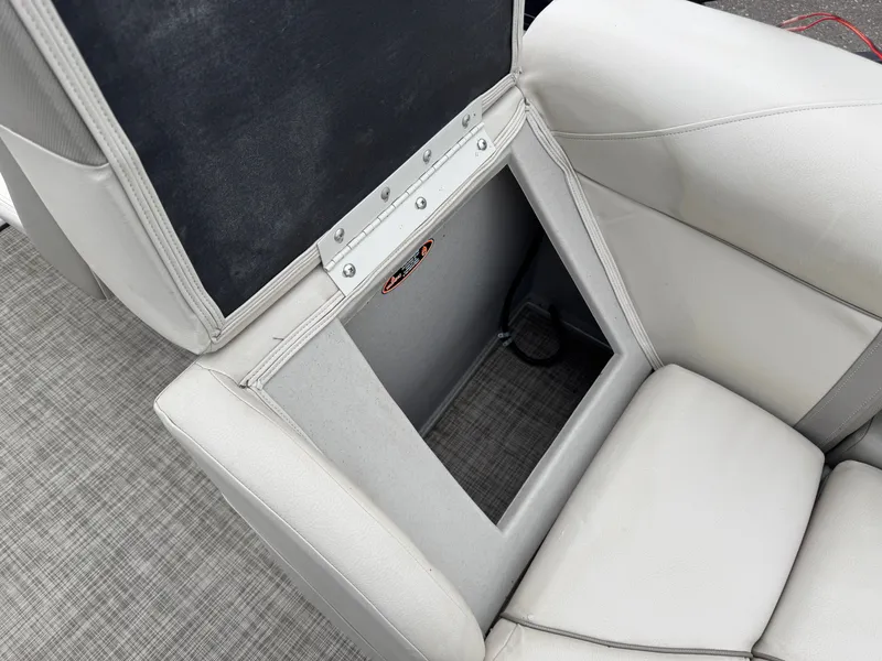 Slide: The Image of Harris Cruiser 220 Tritoon Pontoon 2018 - 29