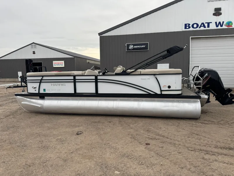 Slide: The Image of Harris Cruiser 220 Tritoon Pontoon 2018 - 41