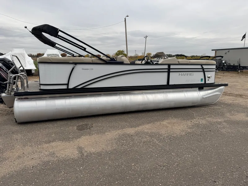 Slide: The Image of Harris Cruiser 220 Tritoon Pontoon 2018 - 49