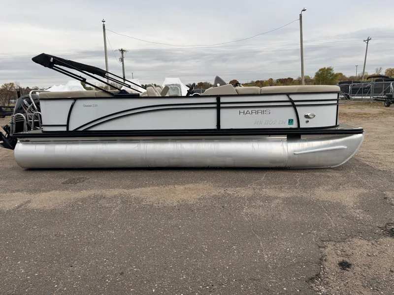 Slide: The Image of Harris Cruiser 220 Tritoon Pontoon 2018 - 50