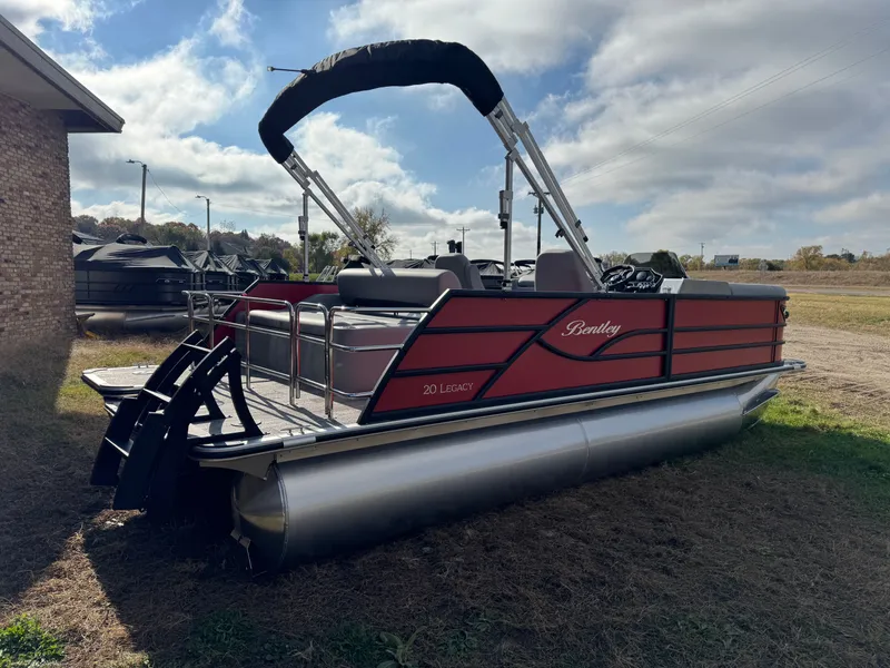 Slide: The Image of Bentley Pontoons Legacy 200 Swingback Pontoon & Honda 4-Stroke EFI 2026 - 17