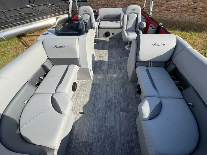 Slide: The Image of Bentley Pontoons Legacy 200 Swingback Pontoon & Honda 4-Stroke EFI 2026 - 23
