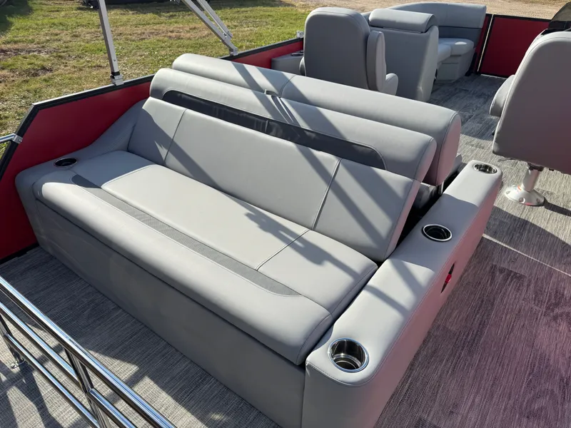 Slide: The Image of Bentley Pontoons Legacy 200 Swingback Pontoon & Honda 4-Stroke EFI 2026 - 32