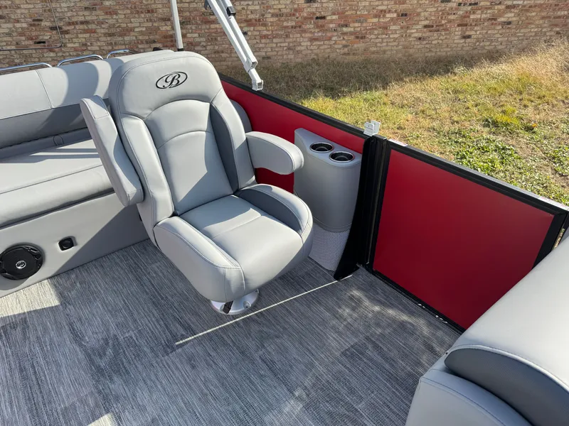Slide: The Image of Bentley Pontoons Legacy 200 Swingback Pontoon & Honda 4-Stroke EFI 2026 - 34