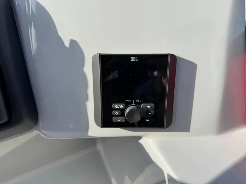 Slide: The Image of Bentley Pontoons Legacy 200 Swingback Pontoon & Honda 4-Stroke EFI 2026 - 41