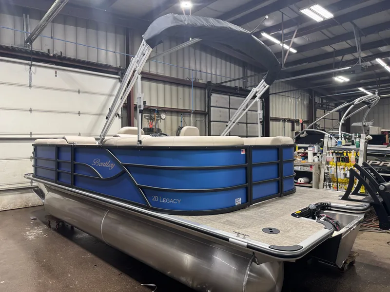 Slide: The Image of Bentley Pontoons Legacy 220 Navigator Quad Lounge & Honda 4-Stroke EFI 2026 - 11