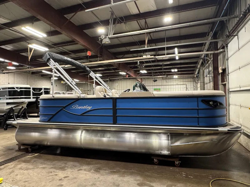 Slide: The Image of Bentley Pontoons Legacy 220 Navigator Quad Lounge & Honda 4-Stroke EFI 2026 - 17