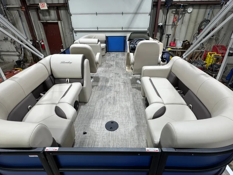 Slide: The Image of Bentley Pontoons Legacy 220 Navigator Quad Lounge & Honda 4-Stroke EFI 2026 - 19