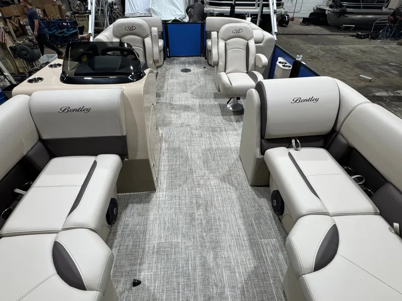 Slide: The Image of Bentley Pontoons Legacy 220 Navigator Quad Lounge & Honda 4-Stroke EFI 2026 - 25