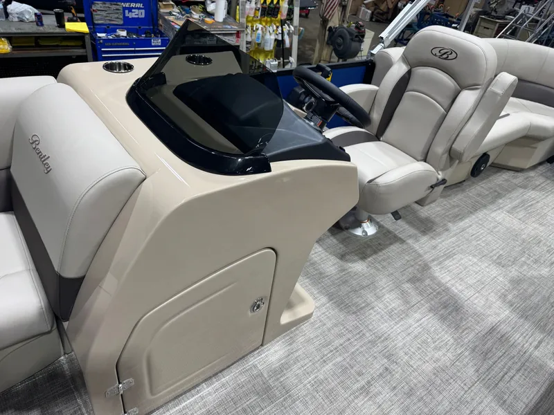 Slide: The Image of Bentley Pontoons Legacy 220 Navigator Quad Lounge & Honda 4-Stroke EFI 2026 - 30