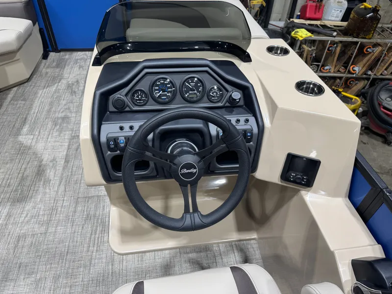 Slide: The Image of Bentley Pontoons Legacy 220 Navigator Quad Lounge & Honda 4-Stroke EFI 2026 - 34