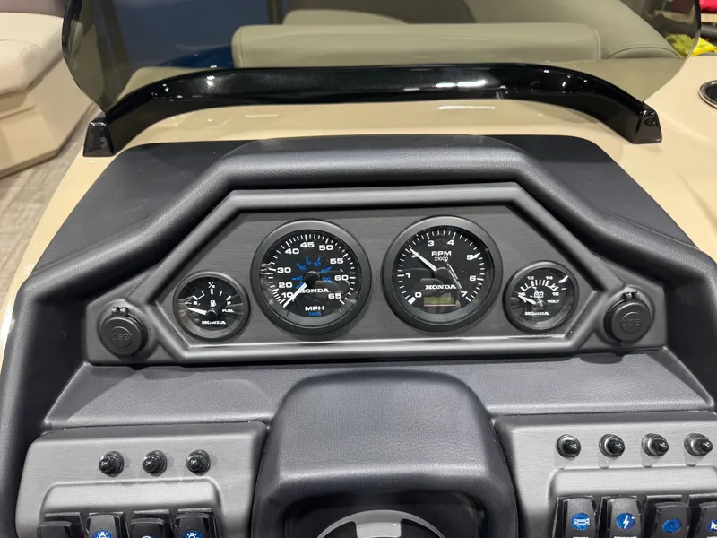 Slide: The Image of Bentley Pontoons Legacy 220 Navigator Quad Lounge & Honda 4-Stroke EFI 2026 - 35