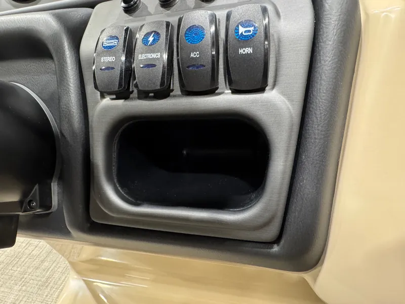 Slide: The Image of Bentley Pontoons Legacy 220 Navigator Quad Lounge & Honda 4-Stroke EFI 2026 - 39