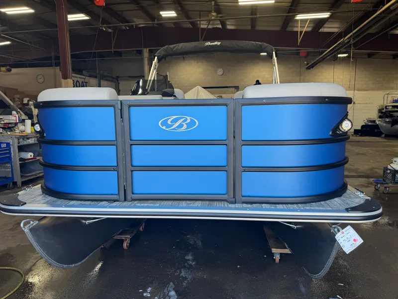 Slide: The Image of Bentley Pontoons Legacy 220 Navigator Quad Lounge & Honda 4-Stroke EFI 2026 - 6