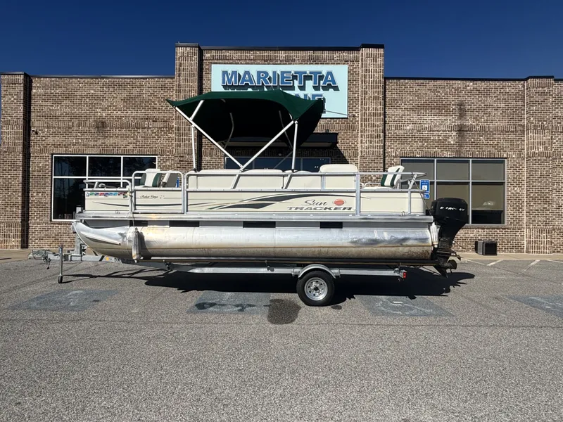 The Image of Sun Tracker Fishin'' Barge 21 w/Mercury Big Foot - 40HP - 4-Stroke Engine w/Trailer Included 2007 - 1